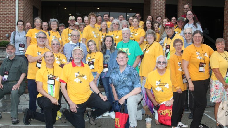 Large group of Maryland beekeepers at EAS Conference