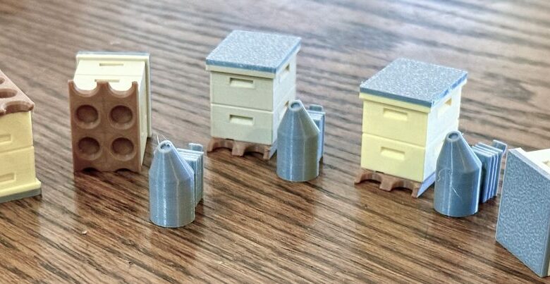 miniature lego-connector compatible beehives